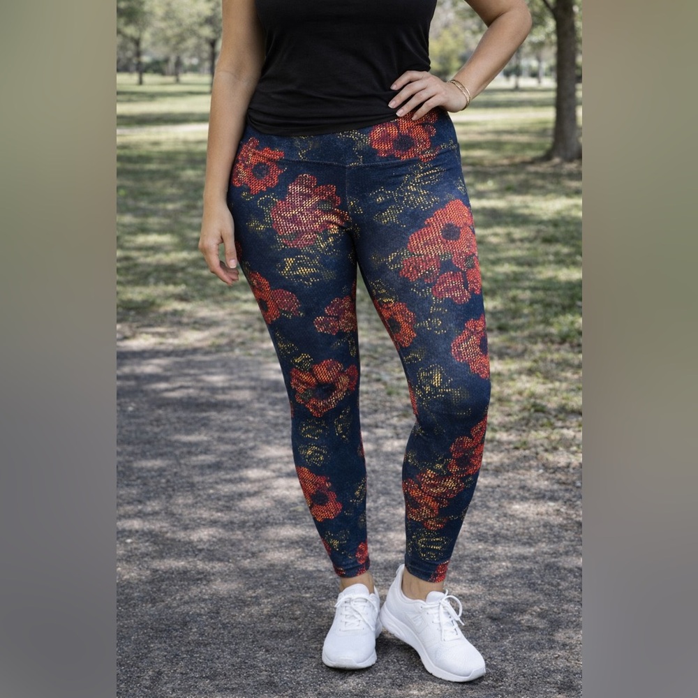 LuLaRoe Red Poppy Cross Stitch like Pattern Leggings Tall & Curvy
